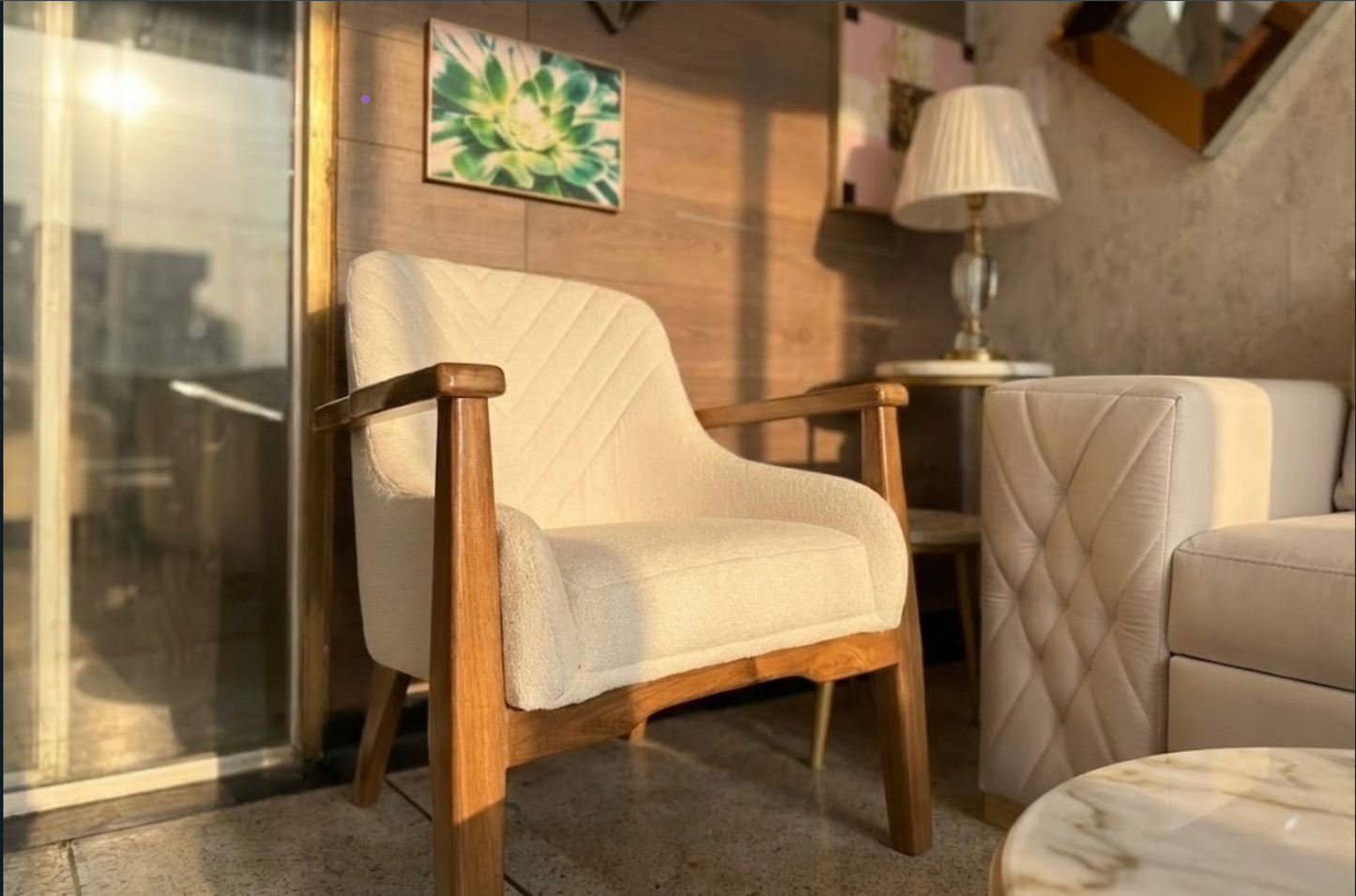 Silla de Sala Premium en Madera Flor Morado con Tapizado Antifluidos