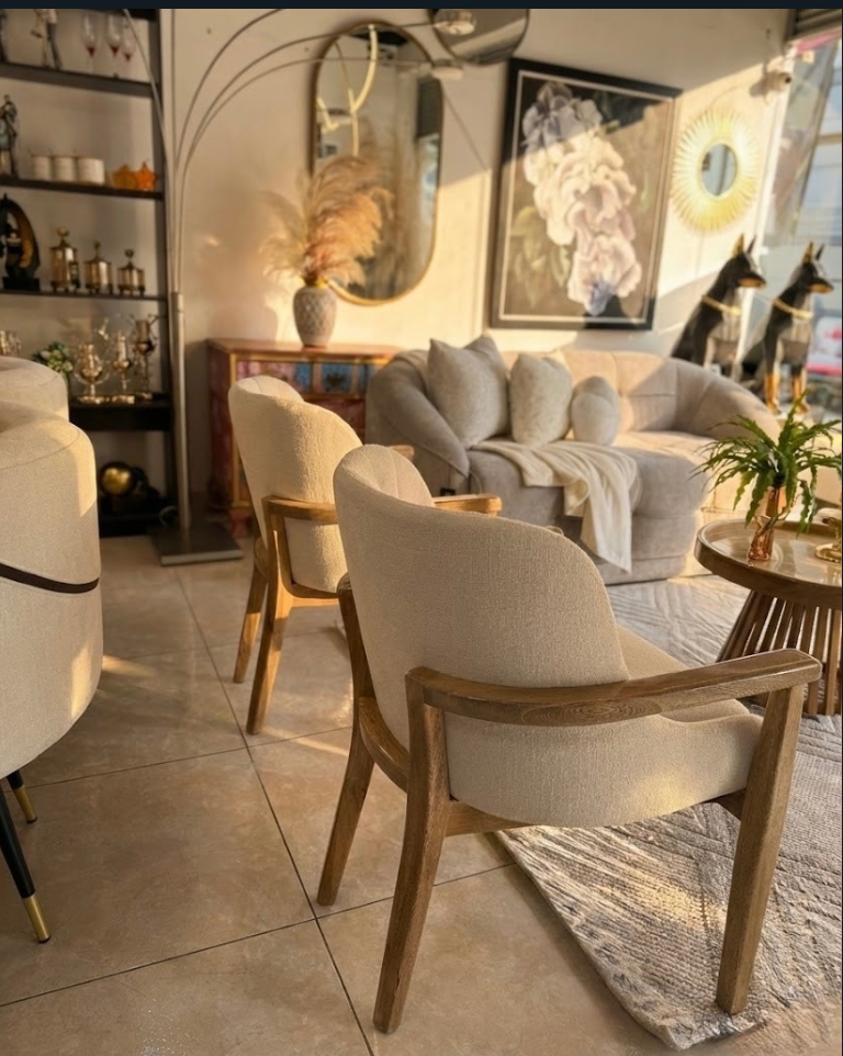 Sala Sophy & Sillas Alaska - Conjunto Premium en Tela Lino Frío