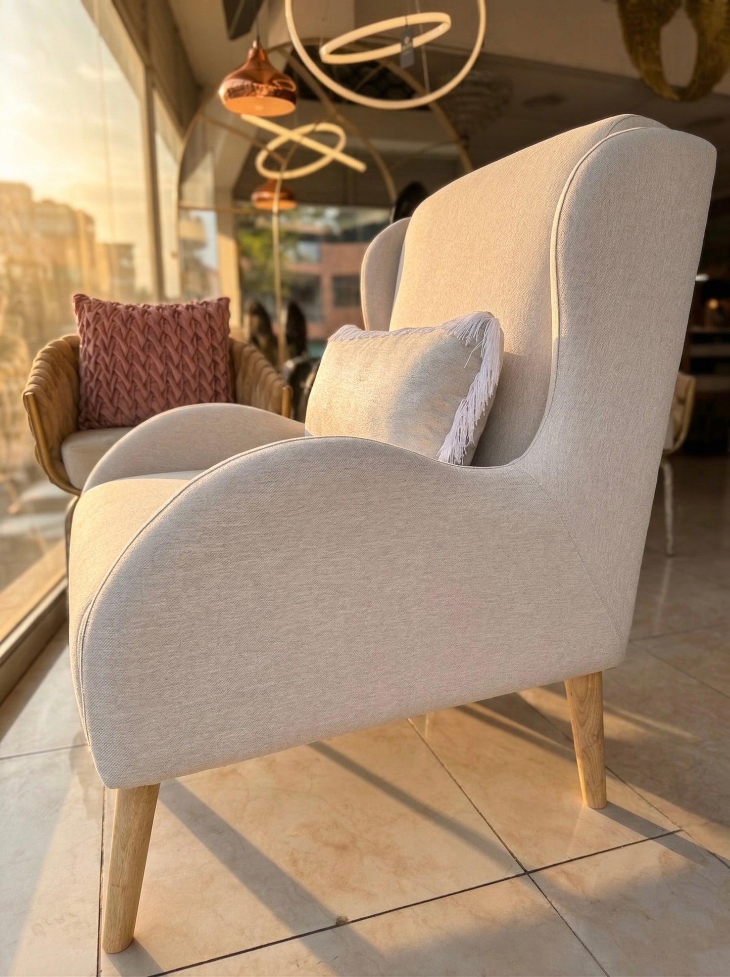Sillón Juan-B - Madera Flor Morado Lino Hilo Frío con Cojín | My Sofá